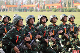 Lực lượng vũ trang Hà Tĩnh ra quân huấn luyện và phát động phong trào thi đua