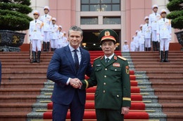 Đại tướng Phan Văn Giang chủ trì lễ đón Bộ trưởng Chiến tranh Mỹ