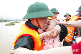 Toàn cảnh ứng phó diễn biến phức tạp của mưa lũ ở Hà Tĩnh