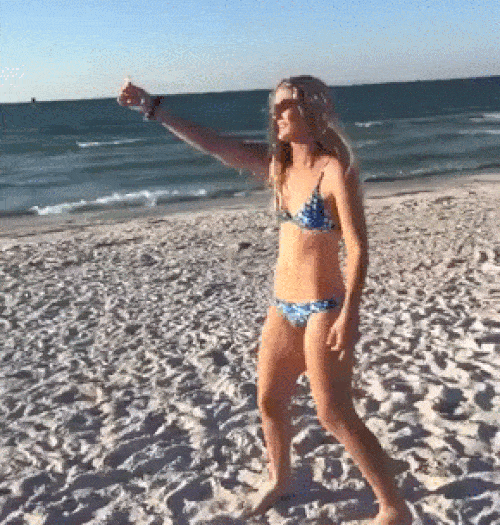 Hài hước với khoảnh khắc chị em bị động vật “tấn công” bất ngờ