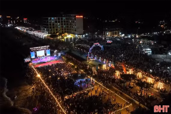 Khai trương du lịch biển: Hà Tĩnh - âm vang biển Thiên Cầm