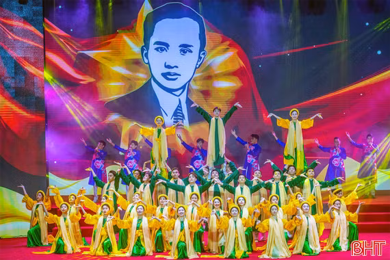 Trực tiếp: Hà Tĩnh trọng thể kỷ niệm 120 năm Ngày sinh Tổng Bí thư Hà Huy Tập
