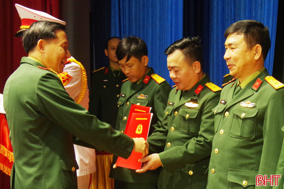 Bổ nhiệm 137 phó chỉ huy trưởng, chính trị viên phó quân sự cấp xã