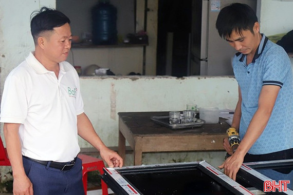 Người trưởng thôn hăng say giúp bà con thoát nghèo