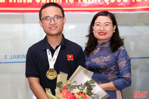 Đường đến đỉnh Olympic Toán quốc tế của Trần Minh Hoàng