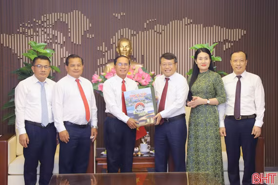 Hà Tĩnh - Salavan tiếp tục thắt chặt tình đoàn kết hữu nghị, đẩy mạnh hợp tác toàn diện