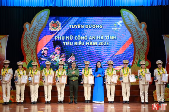 Công an Hà Tĩnh tuyên dương 20 gương thanh niên, phụ nữ tiêu biểu