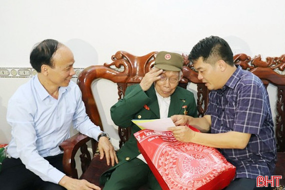 Chung tay ủng hộ nguồn lực cho Quỹ "Đền ơn đáp nghĩa" tỉnh Hà Tĩnh