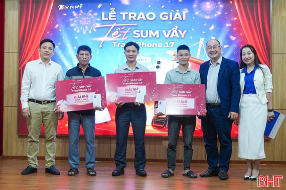 VNPT Hà Tĩnh trao giải "Tết sum vầy – trao iPhone 17"