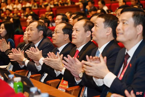 Đoàn đại biểu Hà Tĩnh tại phiên thảo luận các văn kiện Đại hội XIV của Đảng