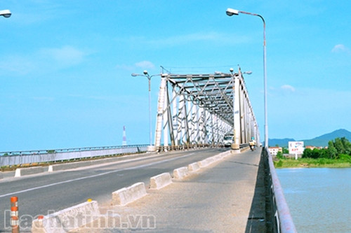 Khúc tráng ca Bến Thủy ảnh 1