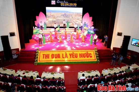 Nồng ấm đêm Giao lưu Điển hình tiên tiến Thi đua yêu nước toàn tỉnh ảnh 7