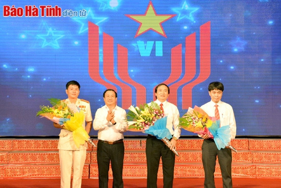 Nồng ấm đêm Giao lưu Điển hình tiên tiến Thi đua yêu nước toàn tỉnh ảnh 6