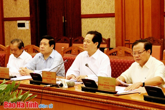 Bộ Chính trị cho ý kiến về công tác chuẩn bị Đại hội Đảng bộ tỉnh Hà Tĩnh lần thứ XVIII ảnh 2 Bộ Chính trị cho ý kiến về công tác chuẩn bị Đại hội Đảng bộ tỉnh Hà Tĩnh lần thứ XVIII ảnh 2