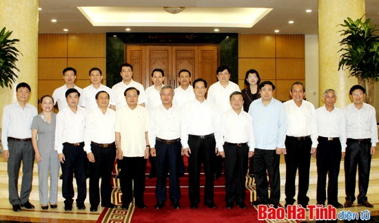 Bộ Chính trị cho ý kiến về công tác chuẩn bị Đại hội Đảng bộ tỉnh Hà Tĩnh lần thứ XVIII ảnh 4 Bộ Chính trị cho ý kiến về công tác chuẩn bị Đại hội Đảng bộ tỉnh Hà Tĩnh lần thứ XVIII ảnh 4