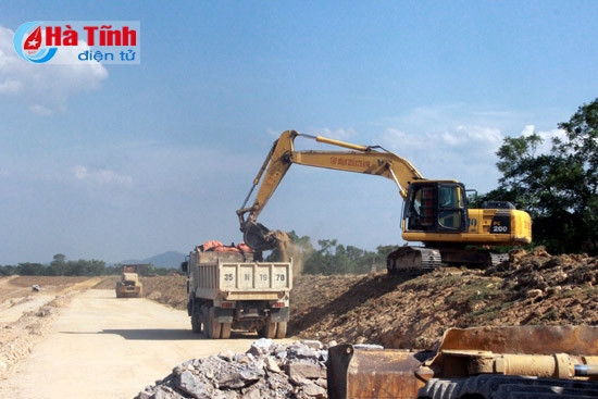 Xác định điểm xung yếu, bảo vệ an toàn đê điều ảnh 1 Xác định điểm xung yếu, bảo vệ an toàn đê điều ảnh 1