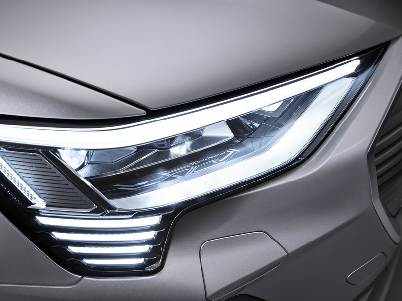 Nhật Bản là nước đầu tiên bắt buộc ôtô trang bị đèn pha tự động