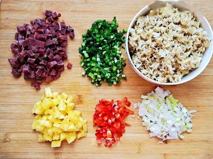 Ngày lạnh, làm cơm chiên bảy màu, đã mắt, ngon miệng đãi cả nhà