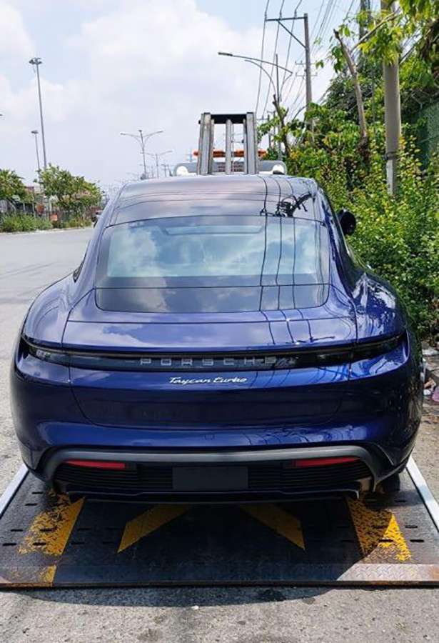 Porsche Taycan đầu tiên về Việt Nam