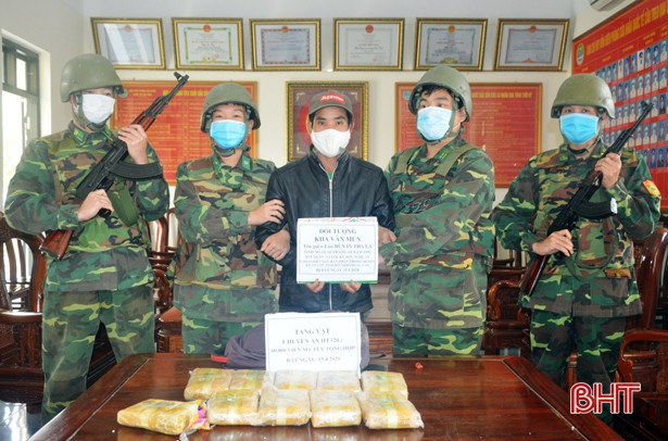 BĐBP Hà Tĩnh khống chế, bắt quả tang đối tượng vận chuyển 60.000 viên ma túy qua biên giới