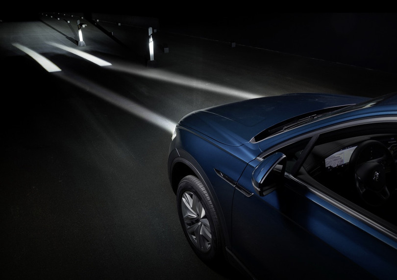 Nhật Bản là nước đầu tiên bắt buộc ôtô trang bị đèn pha tự động