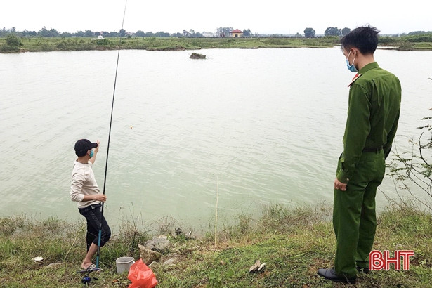 Lập biên bản đề nghị xử phạt 5 trường hợp vi phạm giãn cách xã hội ở TX Hồng Lĩnh