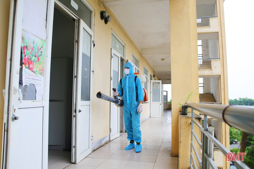 Thầm lặng làm sạch khu cách ly sau khi bàn giao 563 công dân ở Đại học Hà Tĩnh