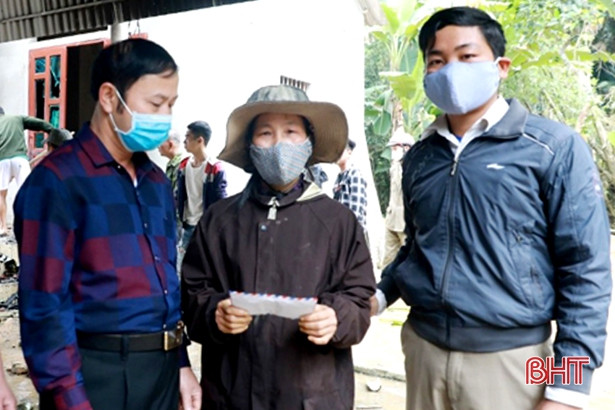 “Bà hỏa” thiêu rụi ngôi nhà gỗ 3 gian ở huyện miền núi Hà Tĩnh