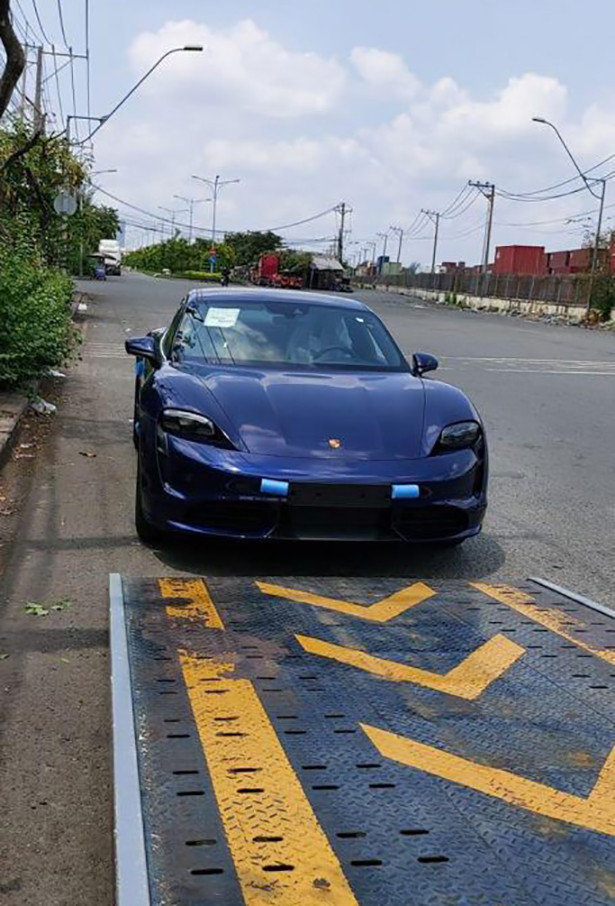 Porsche Taycan đầu tiên về Việt Nam