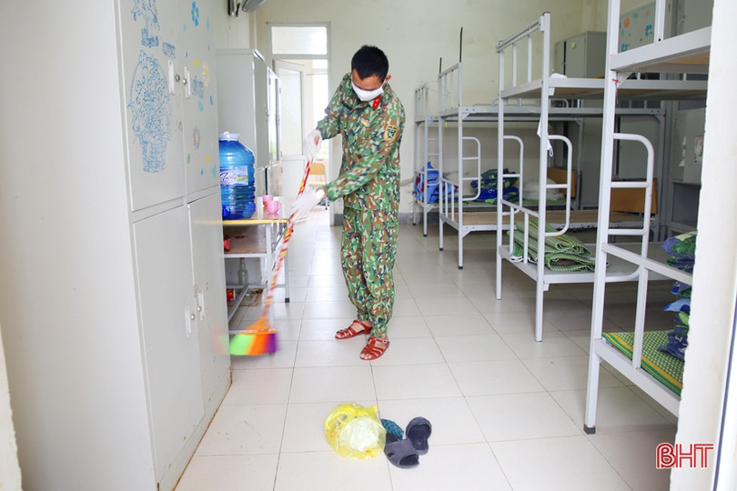 Thầm lặng làm sạch khu cách ly sau khi bàn giao 563 công dân ở Đại học Hà Tĩnh