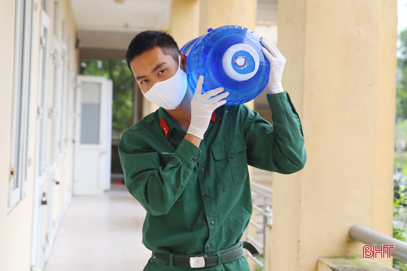 Thầm lặng làm sạch khu cách ly sau khi bàn giao 563 công dân ở Đại học Hà Tĩnh