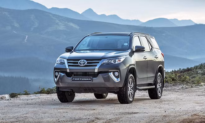 Những mẫu SUV 7 chỗ bán nhiều nhất tháng 3