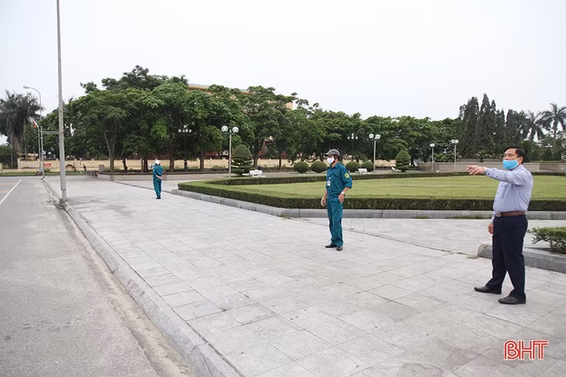 Điểm công cộng vắng vẻ, người dân Hà Tĩnh “tràn” ra đường đi thể dục