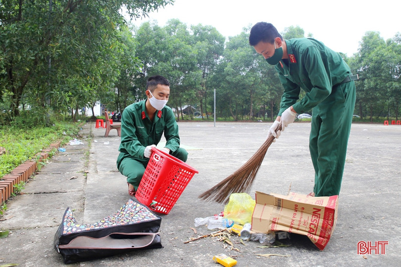 Thầm lặng làm sạch khu cách ly sau khi bàn giao 563 công dân ở Đại học Hà Tĩnh