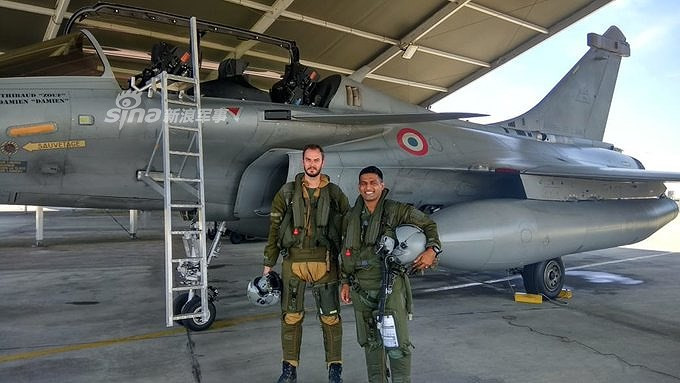Phi công Ấn Độ - Pháp bất ngờ đổi tiêm kích Su-30MKI và Rafale cho nhau
