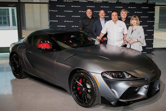 Đại gia chơi trội, chi 2,1 triệu USD mua ôtô giá 50.000 USD