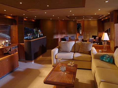 Bộ sưu tập từ siêu xe tới máy bay của tay đua giàu nhất lịch sử F1