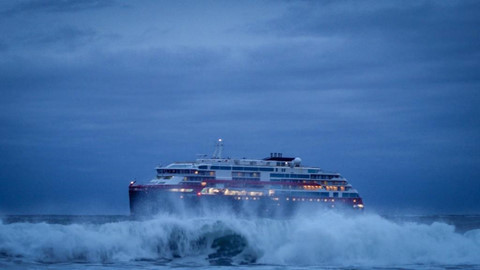 Du thuyền chạy bằng pin đầu tiên quyết chinh phục 2 đầu cực Trái Đất