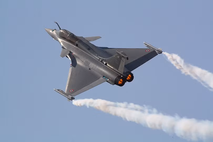 Phi công Ấn Độ - Pháp bất ngờ đổi tiêm kích Su-30MKI và Rafale cho nhau