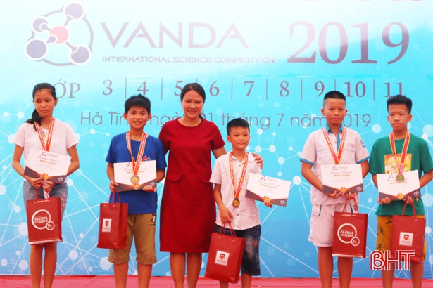 Học sinh Hà Tĩnh đạt 23 giải tại Kỳ thi khoa học quốc tế VANDA 2019