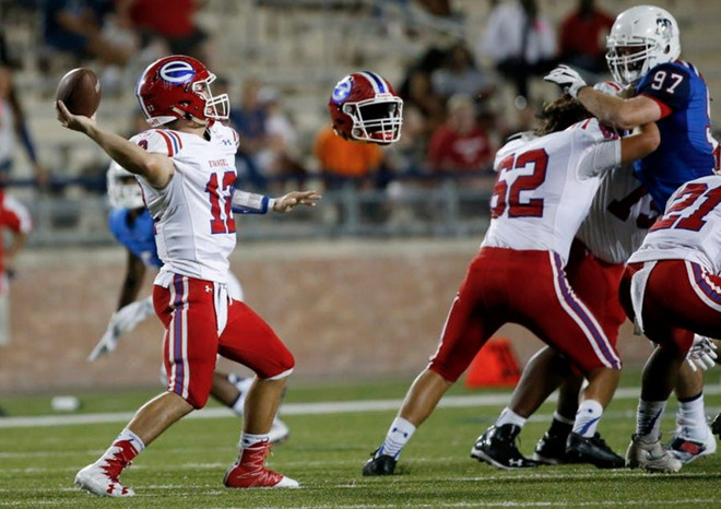 Hoa mắt chóng mặt với khoảnh khắc tình cờ “chộp“ được