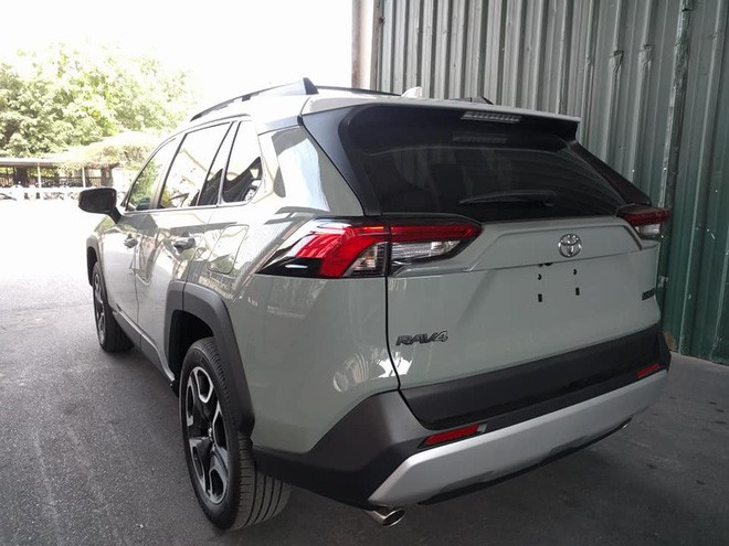 Toyota RAV4 2019 về Việt Nam, giá gấp đôi Honda CR-V