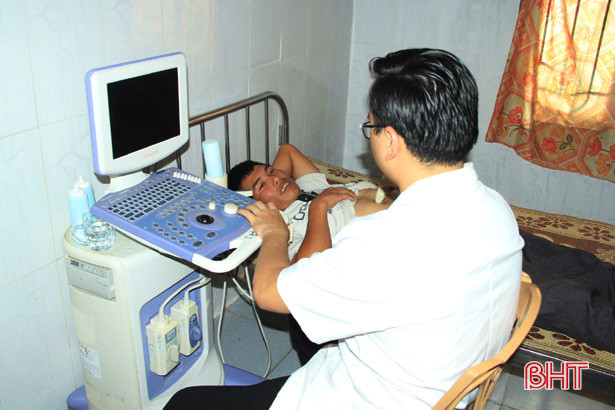 Khám, cấp thuốc miễn phí cho 200 đối tượng chính sách ở Nghi Xuân