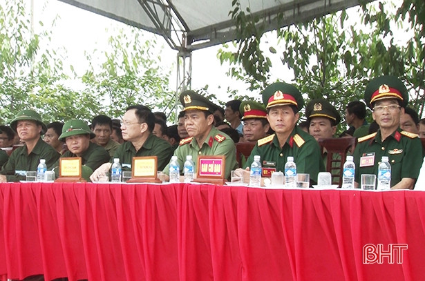 Lực lượng vũ trang Đức Thọ diễn tập thực binh xử trí tình huống A2