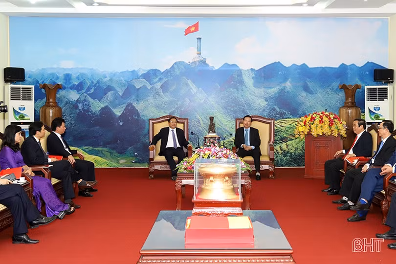 Chủ tịch UBND tỉnh Hà Tĩnh được điều động giữ chức Bí thư Tỉnh ủy Hà Giang