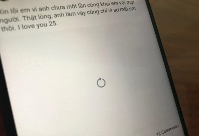 Một người dùng "troll" bạn bè khi đăng tấm ảnh vờ như khoe người yêu. Facebook sập toàn cầu, người dùng hoang mang bình luận “cmuk”