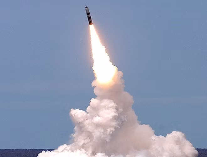 Siêu tên lửa hạt nhân Trident II D5 của Mỹ khiến Nga ngước nhìn