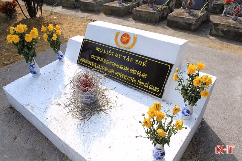 Đoàn công tác Ban Tổ chức Trung ương, tỉnh Hà Tĩnh dâng hương các anh hùng liệt sỹ tại Hà Giang