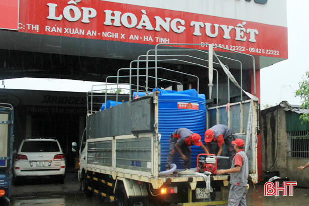 Giám đốc Công an Hà Tĩnh khen thưởng 3 tập thể tham gia chữa cháy rừng ở Nghi Xuân