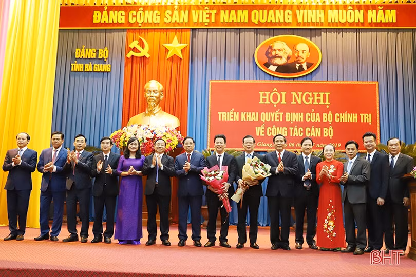 Chủ tịch UBND tỉnh Hà Tĩnh được điều động giữ chức Bí thư Tỉnh ủy Hà Giang